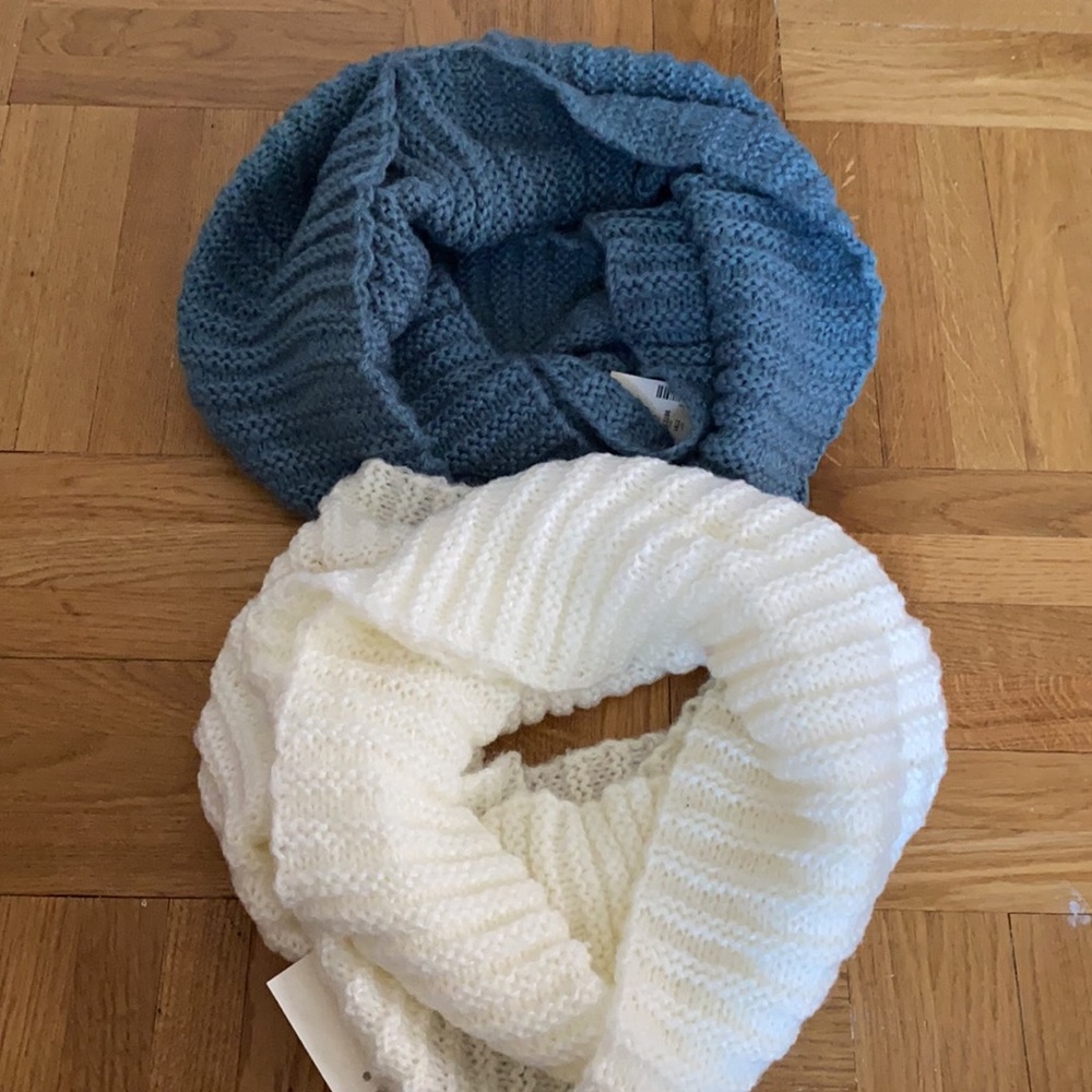 NWT Aeropostale Infinity Scarf Bundle